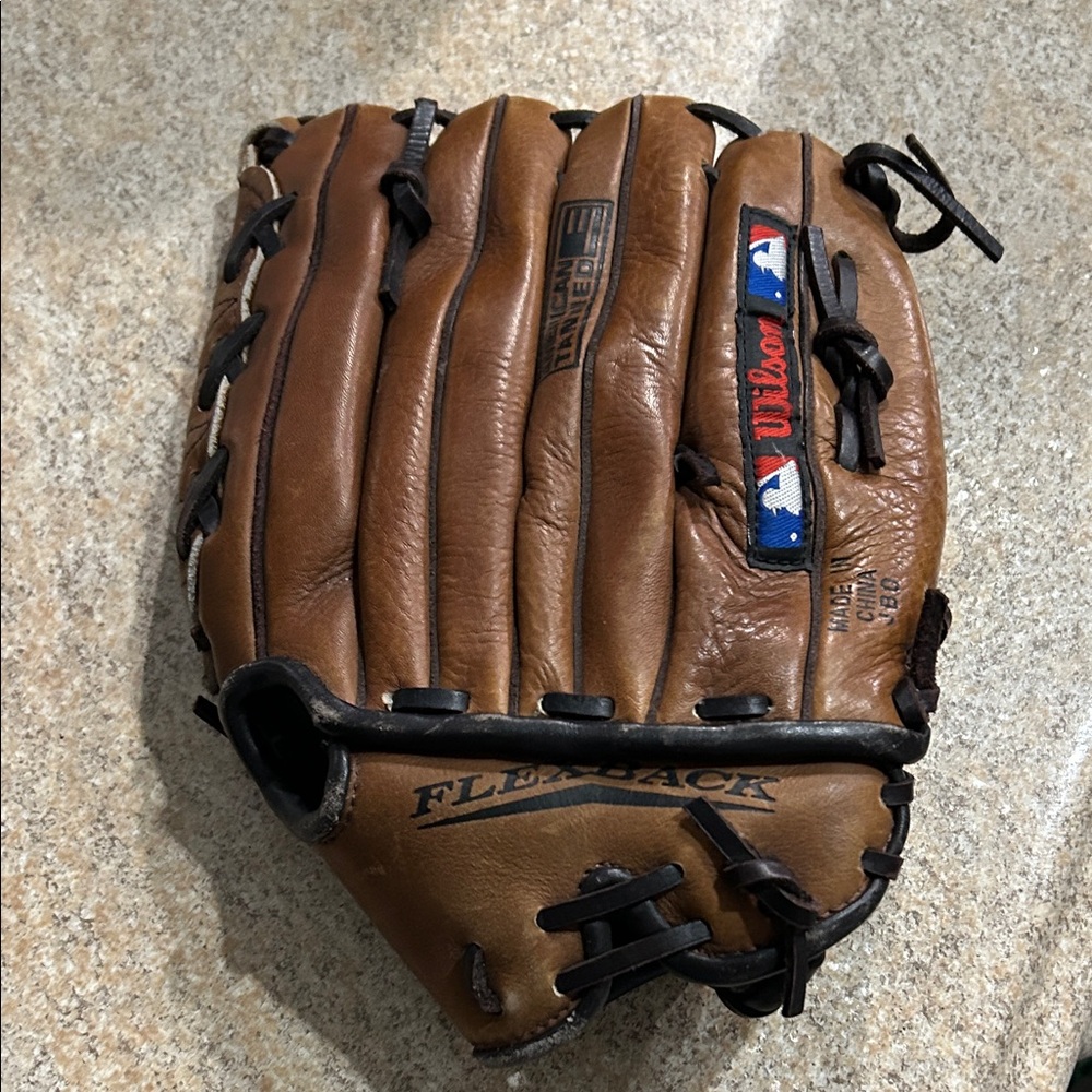 Wilson MLB Premium Fielding Glove with Black Lacing